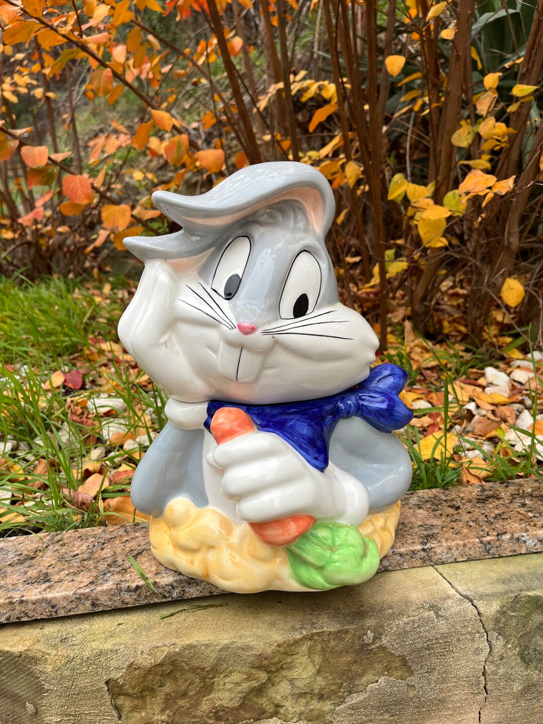 Bugs Bunny Cookie Jar Ceramic 1993 Bugs Bunny Holding Carrot Vintage
