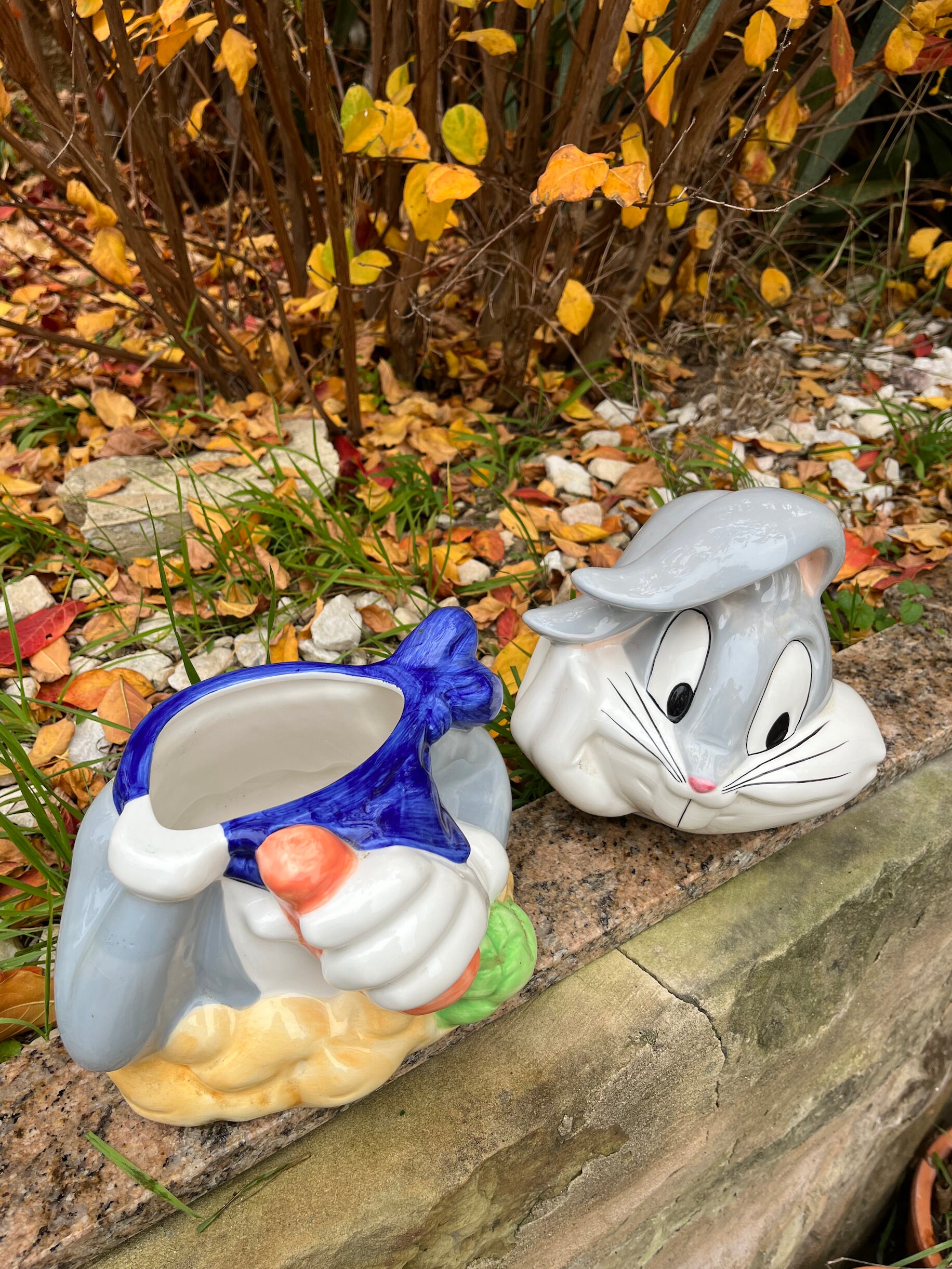 Bugs Bunny Cookie Jar Ceramic 1993 Bugs Bunny Holding Carrot Vintage