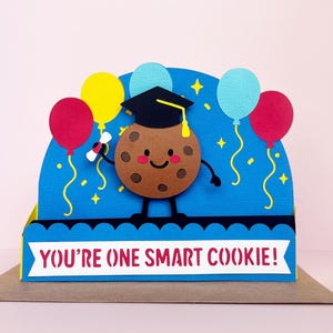Carte de remise des diplômes Smart Cookie SVG | Fichier de coupe Cricut en couches 3D | Jolie carte de diplômé| Carte de Diplôme DIY | Carte pop-up de remise des diplômes | Lis-PapierSVG