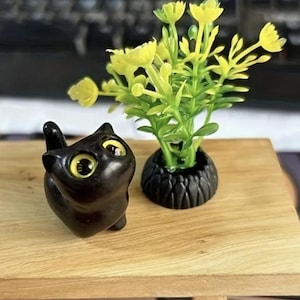 Wooden Big Eyes Cat Figurine