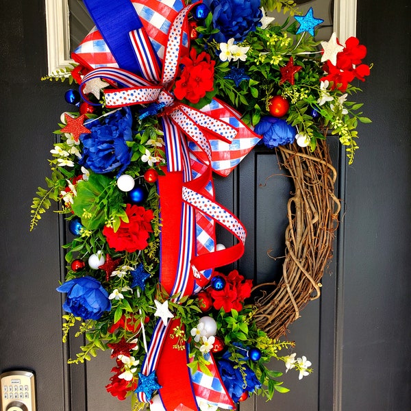 Patriotic Summer Grapevine Wreath, July 4th Decor, Independence Day wreath, USA decor, Porch Decor