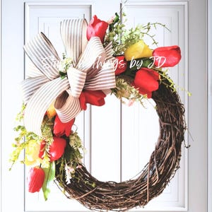 Spring Tulip Wreath, Tulip Wreath, Everyday Spring Tulips, Valentine Day Wreath, Spring Wreath for Front door, Spring Floral Arrangement