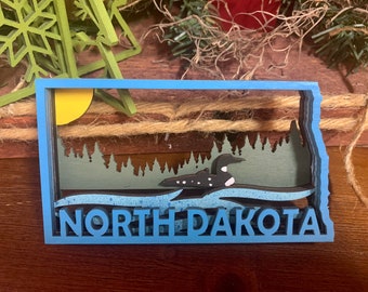 Adorno de Dakota del Norte Adorno de loon Adorno de madera en capas 3D Adorno del lago de Dakota del Norte Regalo de loon Adorno del lago Regalo de Dakota del Norte