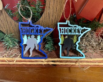 Adorno de hockey de Minnesota, adorno de madera en 3D con capas, adorno de hockey de Minnesota, adorno azul de MN, adorno navideño de hockey, regalo de jugador de hockey, regalo de hockey de Minnesota