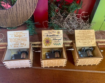 Caja de música de madera para mamá, caja musical de madera You Are My Sunshine, regalo para mamá, te amo mamá, de parte de su hijo, regalo musical coleccionable para madre