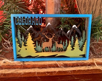 Colorado ornamento madera 3D en capas Montañas de Colorado Ciervos Adorno de vida silvestre Regalo de Navidad Regalo de las Montañas de Colorado Regalo de imán de caza