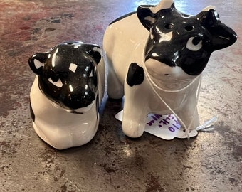 Cow salt and pepper shakers