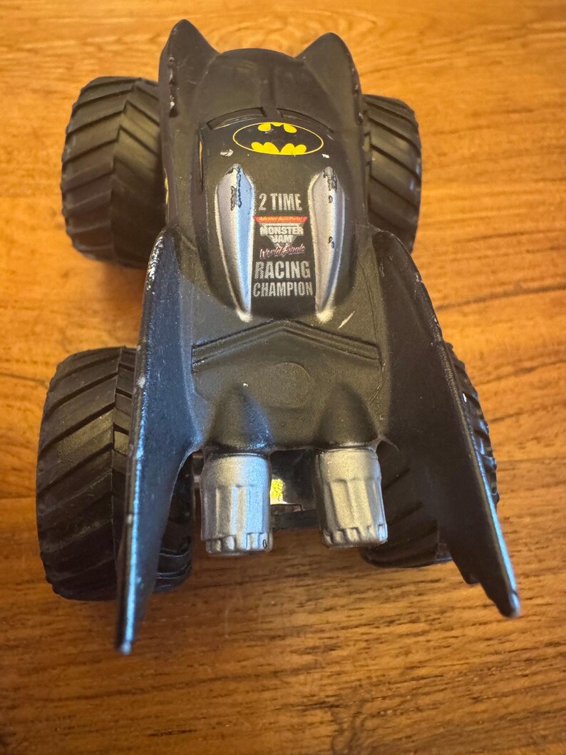 2003 Hot Wheels Monster Jam Truck Batman BATMOBIle TRUCk 1:43 Bild 5