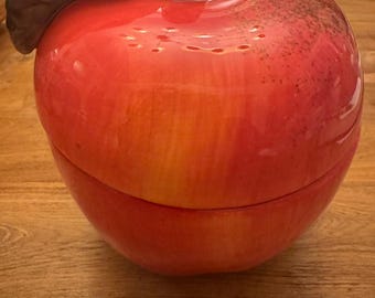 Bote de cerámica CORNUCOPIA "Manzana" de Raymond Waites, certificado internacionalmente.