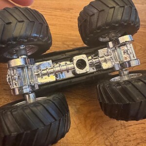 2003 Hot Wheels Monster Jam Truck Batman BATMOBIle TRUCk 1:43 Bild 3