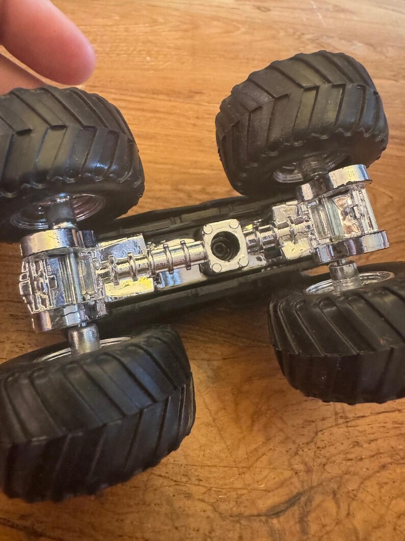 2003 Hot Wheels Monster Jam Truck Batman BATMOBIle TRUCk 1:43 Bild 3