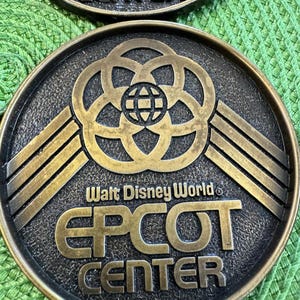 【入手困難】米国Disney resort EPCOT CENTER記念メダル This item is unavailable - Etsy
