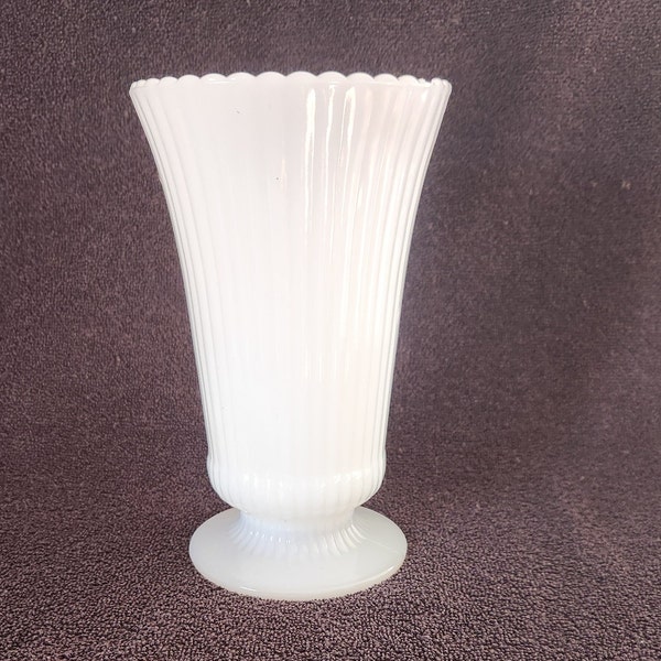 Rare Find!!!  Large 8" E.O. Brody M5000 Ribbed & Scalloped Edge Milk Glass Vase