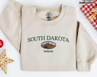 Felpa ricamata South Dakota – Felpa girocollo Badlands National Park – Regalo per viaggi nella natura – Pullover unisex Gildan