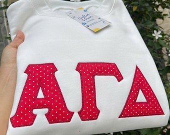 Felpa personalizzata con ricamo della confraternita, girocollo con lettere greche a pois, regalo personalizzato per la confraternita, piccola grande rivelazione, elemento essenziale della vita greca