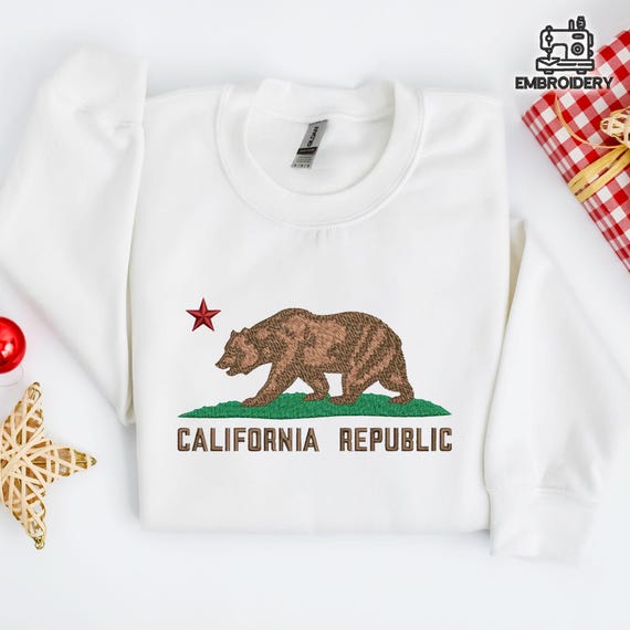California Republic Bear Embroidered Sweatshirt – Gildan Crewneck