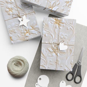 Papier cadeau floral blanc, emballage cadeau de mariage élégant vintage image 2