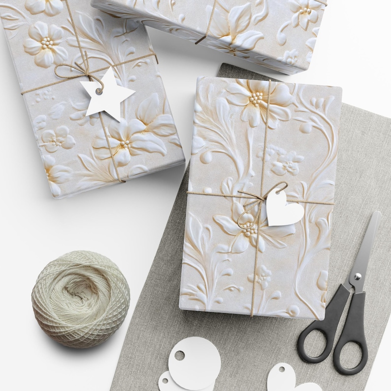 Papier cadeau floral blanc, emballage cadeau de mariage élégant vintage image 2