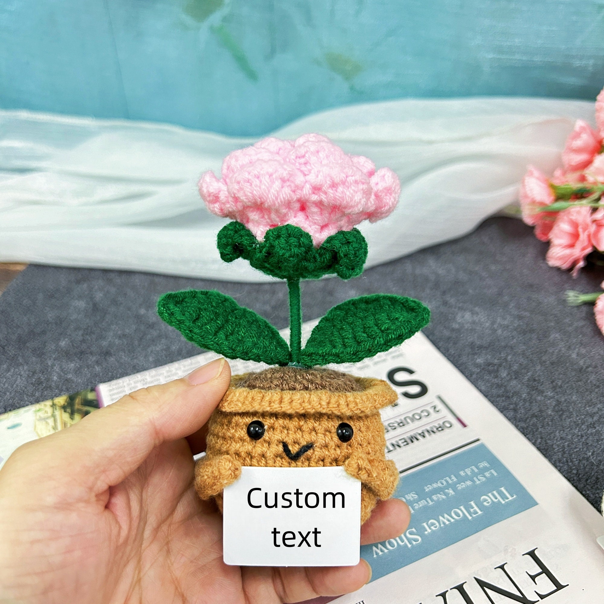 手作りかぎ針編みのピンクのバラの鉢植え：心の支え、バレンタインデー