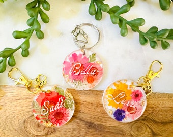 Scannable  Dog tag, Flower dog tag, Cute dog tag, Circle tag, custom tag, Dog lover, Flowers, Resin, Gold, Cute gift ideas, fur baby, puppy