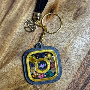 NFC Keychain, Scannable Keychain, Social media keychain, influencer keychain, custom gift with nfc tag, 3d print keychain, 3d nfc keychain