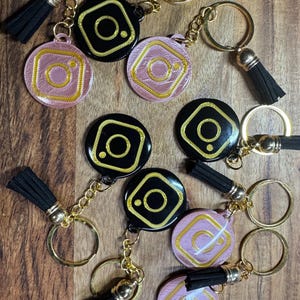 Circle NFC Keychain, Business NFC Keychain, Instagram Logo NFC Keychain, nfc Tag, 3d  printed keychain, tap and go, networking keychain