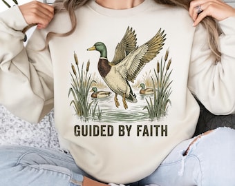Guidé par Faith Canard colvert PNG | Design chrétien par sublimation pour l'extérieur, t-shirt animalier rétro, chasse aux écritures, art de la nature