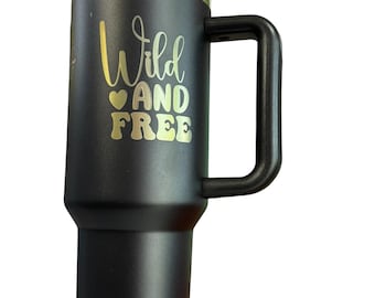 113 cl rostfritt stålmugg med handtag, motiverande citatdesign, svart, isolerad resemugg