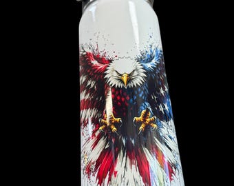 Patriotisk vithövdad örn amerikansk flagga isolerad vattenflaska i rostfritt stål, 473 ml