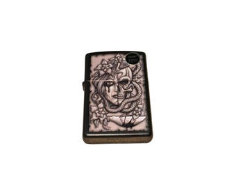 Accendino Zippo Gothic Skull Art, finitura nera opaca, prodotto negli Stati Uniti