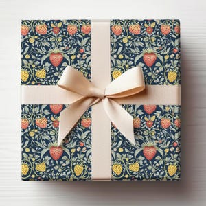 William Morris Geschenkpapierrolle Vintage William Morris Design Erdbeerdieb Geschenkpapierrolle William Morris Design Tapete Geschenkpapierrolle