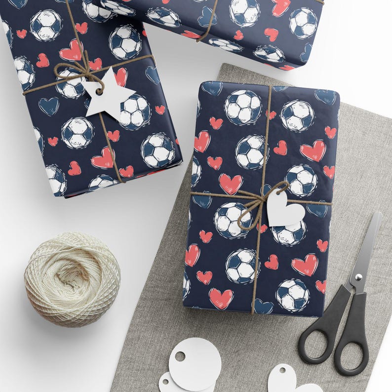 Fußball-Geschenkpapierrolle, Fußball-Liebhaber-Geschenkpapierrolle, Fußball-Geschenkpapier mit Herzen, Fußball-Mama-Geschenkpapierrolle Bild 3