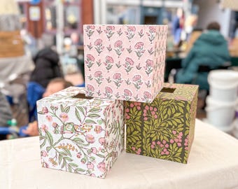 Funda para caja de pañuelos hecha a mano / Papel botánico floral / Rosa primaveral