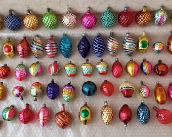 Vintage kerstversieringen. Glazen kerstboomversieringen. Nieuwjaarsornament. Seizoensdecoratie. Woondecoratie. Cadeau