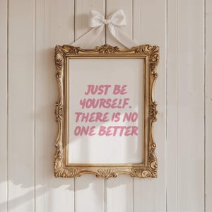 Taylor Just Be Yourself Nie ma nikogo lepszego Drukuj, Cytat Taylor, Subtelny wystrój biura, Motywacyjny wydruk Taylor wystrój pokoju w akademiku, prezent Taylor