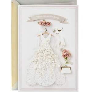 Mooie kenmerkende trouwkaart, vrijgezellenfeest, verlovingskaart, handgemaakte bruiloft uitnodigingskaart, Here Comes the Bride, handgemaakte trouwkaart