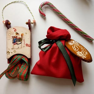 Coffret cadeau de Noël pour fille - petite boîte souvenir en bois, boîte à bijoux des Fêtes et ours en peluche traîneau, décoration de Noël festive