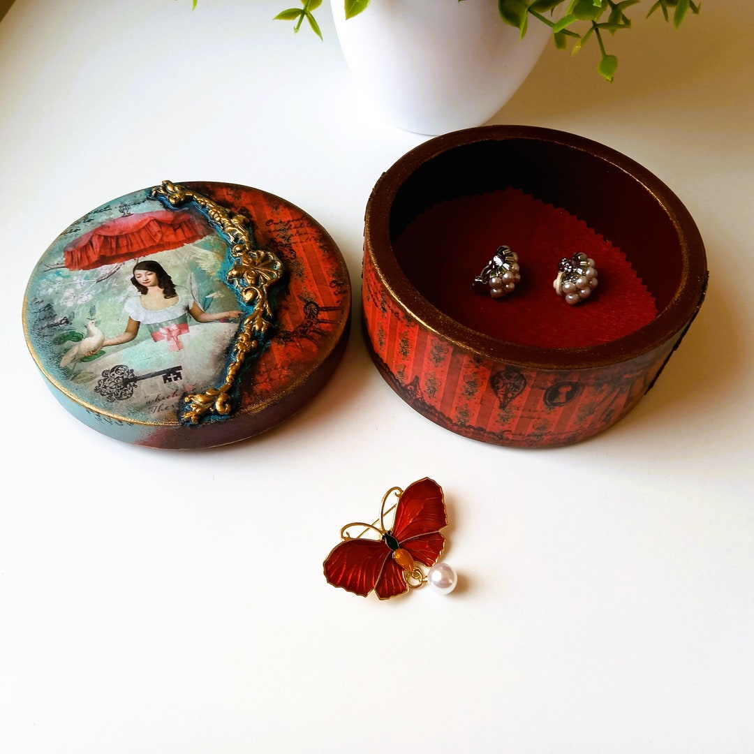 Round Red Jewelry Box, Wooden Romantic Elegant Jewelry Box, Box as ...