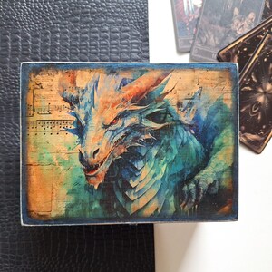 Caja de madera con forma de dragón - Almacenamiento de cartas del tarot - Pequeña caja mágica de bruja para accesorios del tarot, joyero de recuerdo hecho a mano, regalo para amantes de los dragones