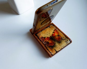 Kleine houten telefoonstandaard met vlinder, Telefoonhouder als cadeau voor vlinderliefhebbers