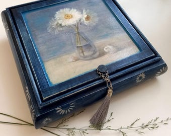 Caixa de joias de madeira com espelho e estampa de margaridas, organizador de lembranças com flores silvestres azuis, estojo para anéis.