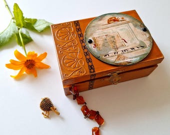 Caixa de lembranças de gato em madeira, feita à mão em estilo vintage, com tampa para guardar pequenos objetos.