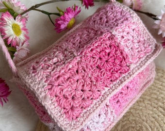 Granny square bag crochet pattern with lining