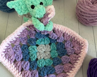 Crochet dragon lovey, low-sew dragon, dragon snuggler, lovey crochet pattern, market prep pattern, crochet fidget toy pattern