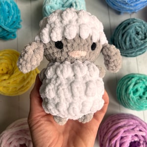 No sew lamb crochet pattern. Crochet sheep/lamb suitable for beginners. Farmyard crochet. Amigurumi lamb. Easter and spring crochet patterns