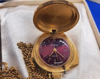 montre vintage Zarya médaillon pour femme, montre-bracelet mécanique soviétique de l'URSS fonctionne