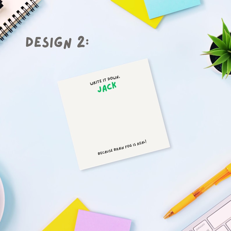 Op de afbeelding: Wit notitieblok met de tekst "Write it down. JACK. Because brain fog is real!" in zwart en groen.