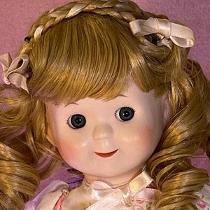 14&quot; 1992 Vintage Seymour Mann Porcelain Doll