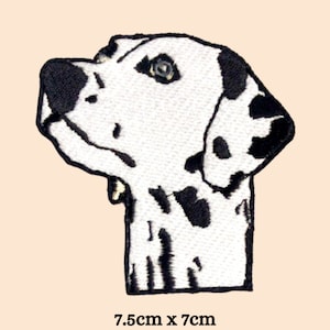 Puede incluir: Parche bordado en blanco y negro de la cabeza de un dálmata. El parche mide 7,5 cm por 7 cm.