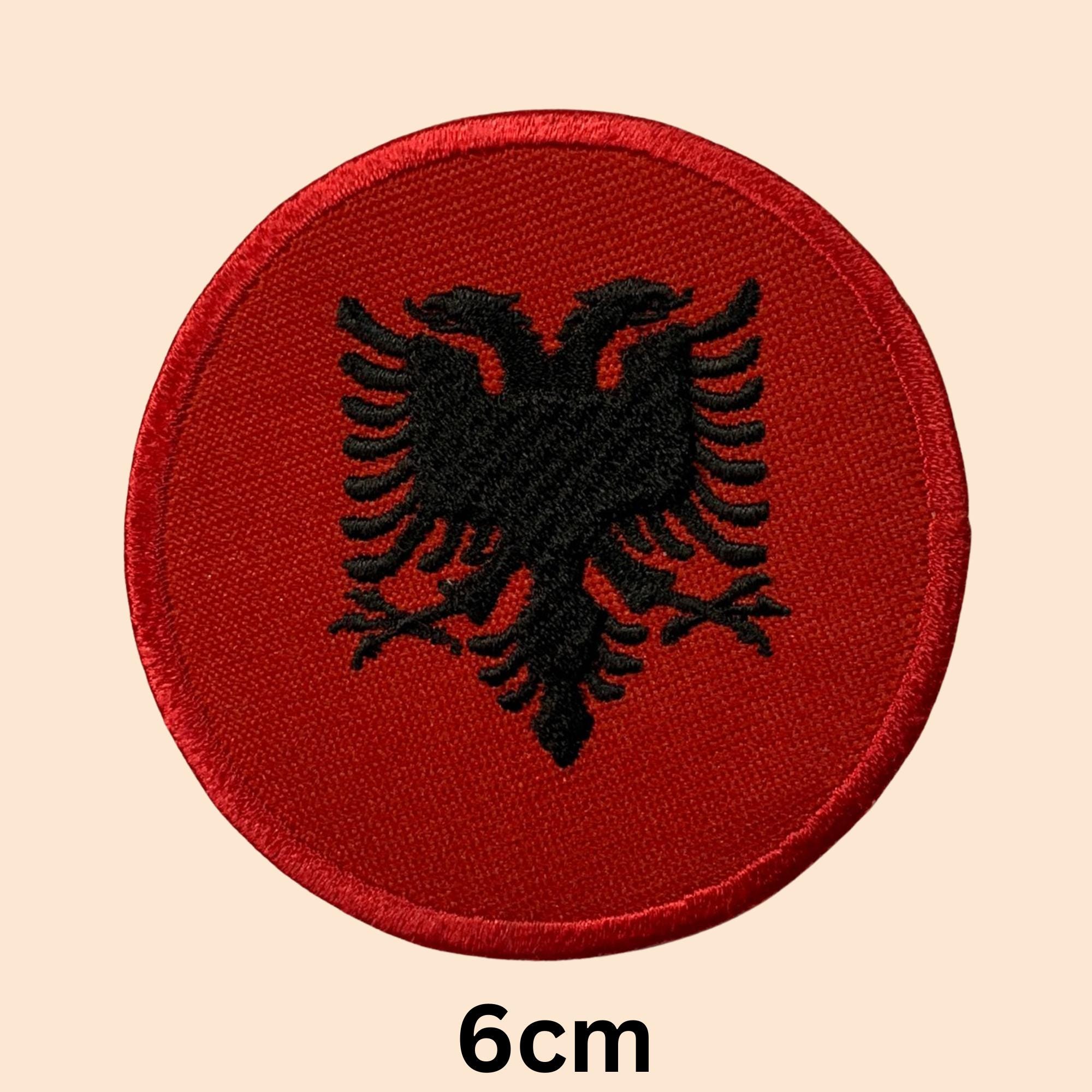 U24 Toppa Ricamata Albania - Bandiera Albanese Da Cucire O Stirare - Dimensioni 8 X 5 Cm - Alta Qualità